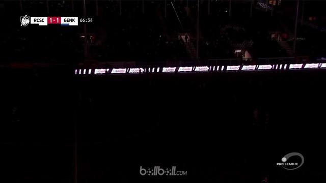 Hal menarik terjadi saat Sporting Charleroi Vs Genk di liga Belgia, lampu stadion padam. This video is presented by Ballball.