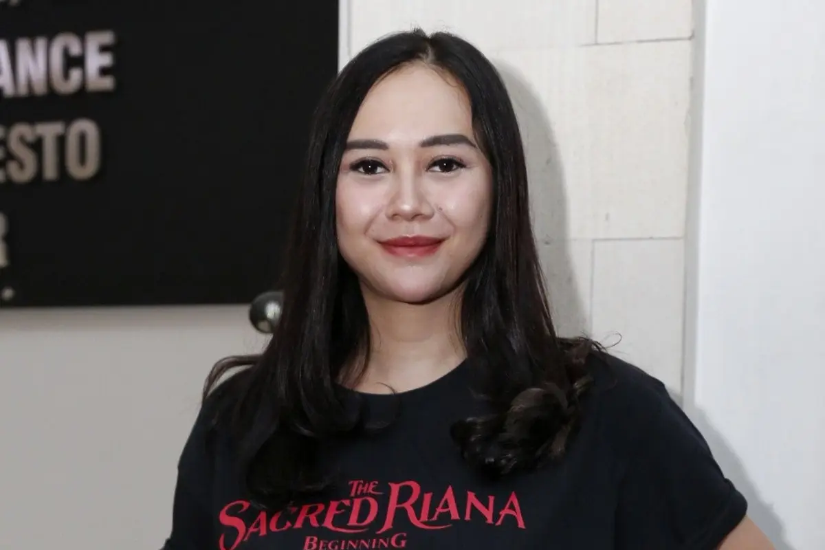 [Bintang] Aura Kasih
