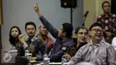 Mendagri, Tjahjo Kumolo (ketiga kanan), pelaksana tugas Ketua KPU Hadar Nafis Gumay (keempat kanan) menghadiri penyerahan DP4 & DAK2 Pilkada Serentak 2017 di Kantor Komisi Pemilihan Umum (KPU), Jakarta, Kamis (14/7). (Liputan6.com/Faizal Fanani)