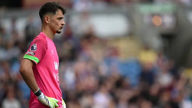 MU Berpeluang Dapat Kiper Baru Karena Efek Domino Transfer James Trafford ke Man City, Begini Skenarionya