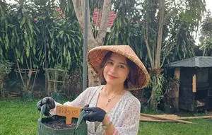 Prilly Latuconsina Piknik di Puncak, Happy Tanam Bibit Bareng Keluarga