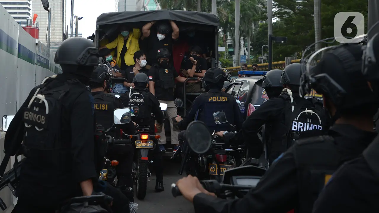 Ricuh di Aksi May Day