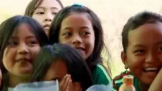 Pasca kasus keracunan akibat jajanan Permen Semprot, Pihak SDN 3 Kerandon Cirebon menemui sejumlah pedagang di sekitar Sekolah.
