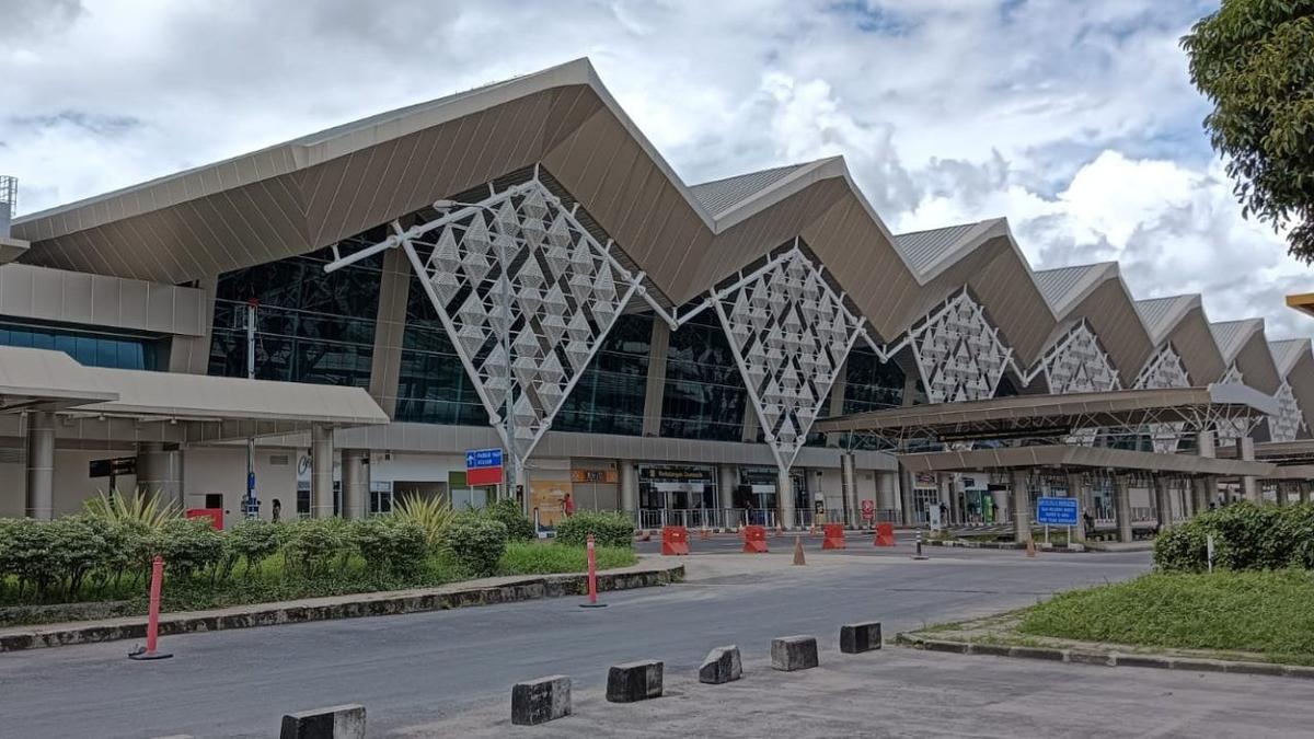 Penutupan Bandara Samrat Diperpanjang Akibat Erupsi Gunung Ruang Berita Viral Hari Ini Minggu 26 Mei 2024
