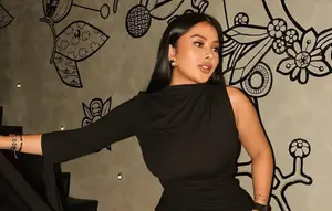 Mutia Ayu Cerita Sang Anak Anggap Pusara Glenn Fredly Rumah Ayah yang Selalu Dirindukan
