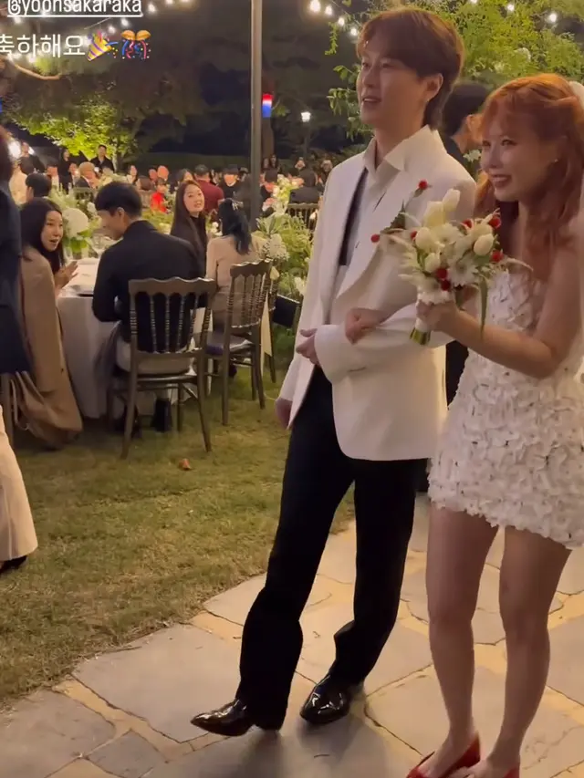 HyunA saat Resmi Menikah dengan Yong Jun Hyung.