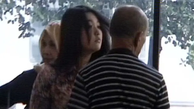 Berbaju Tipis, Maharani Suciyono Penuhi Panggilan KPK