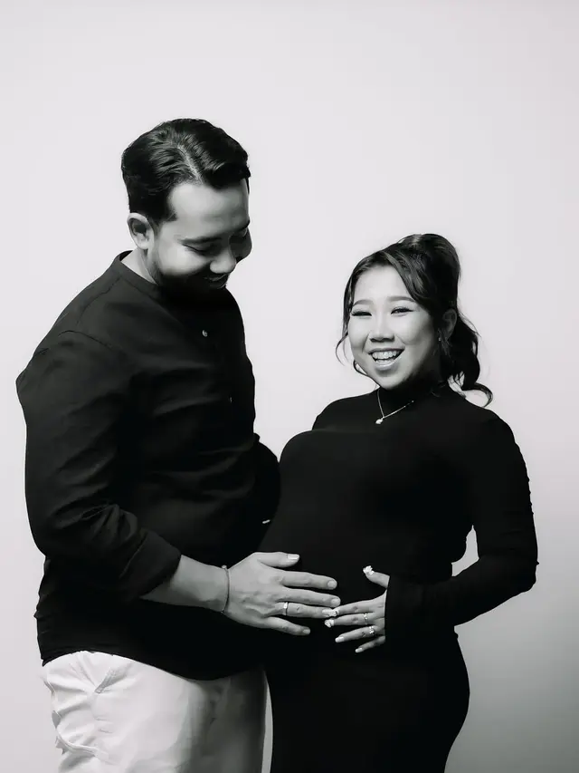 Maternity Shoot Kiky Saputri