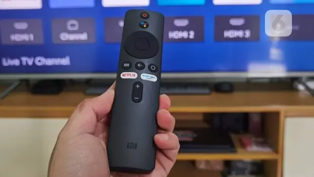 Remote control Xiaomi Mi TV 4 55 Inci Bezel-less 4K. Liputan6.com/Iskandar