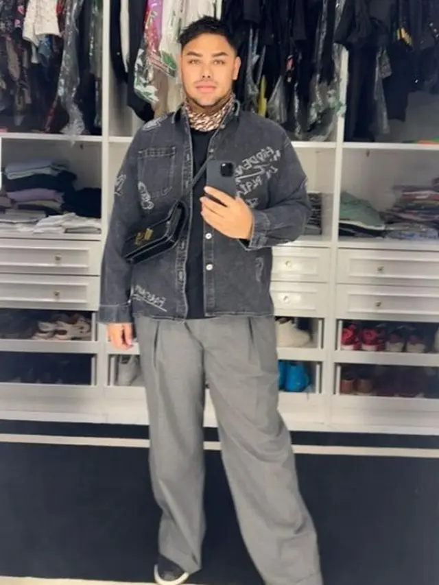 Ivan Gunawan dengan tas mewahnya (Instagram/ivan_gunawan)