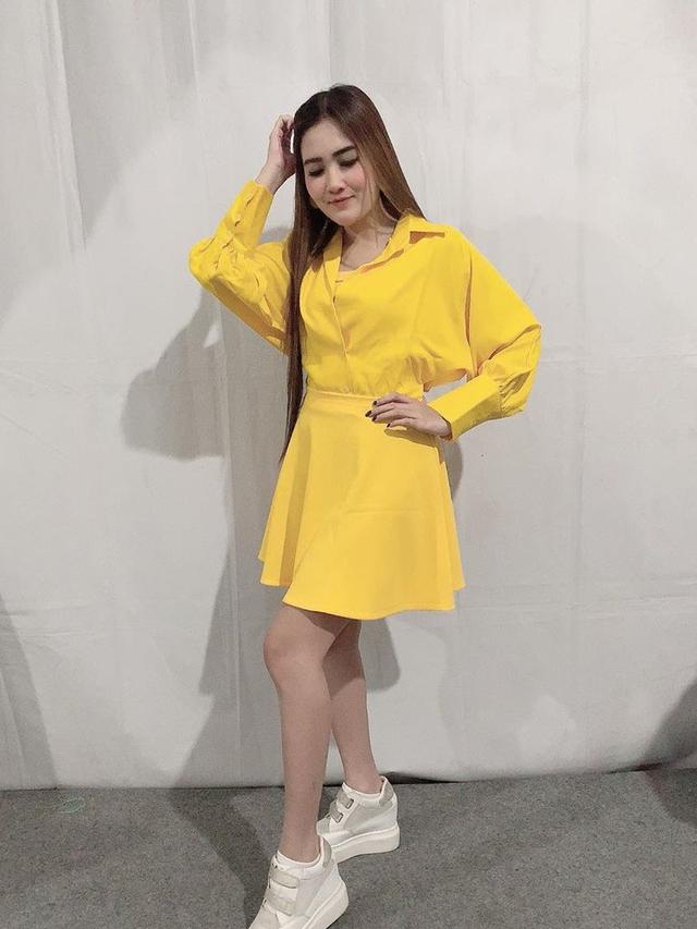 6 Potret Nella Kharisma Saat Pakai Dress simpel, Curi Perhatian