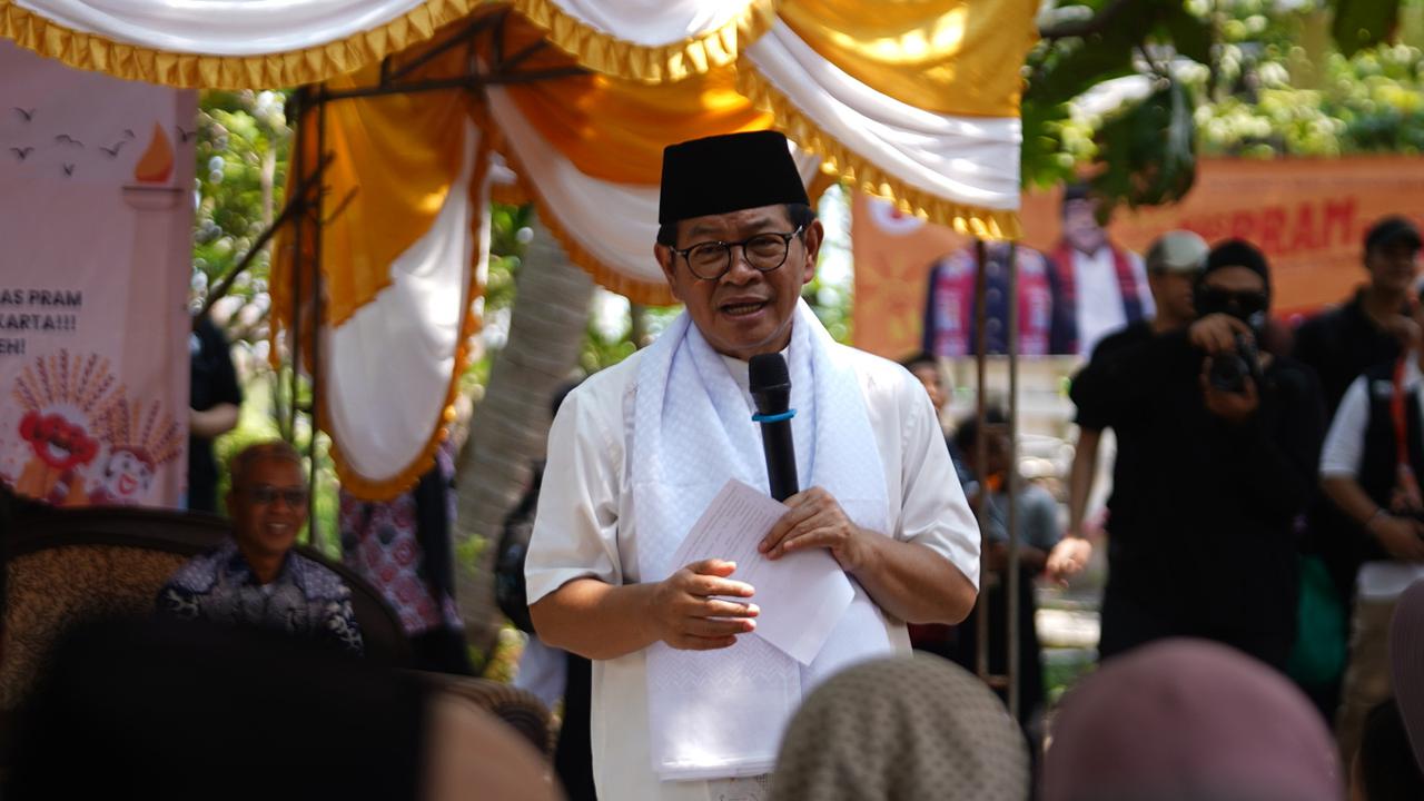 Calon Gubernur Jakarta nomor urut 3 Pramono Anung menyambangi Pulau Lancang, Kepulauan Seribu. (Delvira Hutabarat).