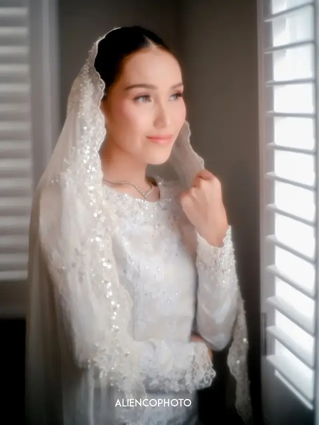 8 Potret Detail Penampilan Ayu Ting Ting saat Lamaran, Memesona