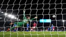 Bruno Fernandes tidak hanya menyumbang satu gol tapi juga memberikan dua assist untuk rekan-rekannya. (Martin Rickett/PA via AP)