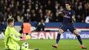 Pemain Paris Saint-Germain, Edinson Cavani berada para urutan kedua pencetak gol sementara Liga Champions 2016-2017 dengan empat gol hingga pekan ke-3. (AFP/Miguel Medina)