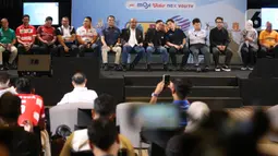 Ketua Umum PBVSI, Imam Sudjarwo menilai persaingan di PLN Mobile Proliga 2025 cenderung lebih merata. Hal ini lantaran para pemain berlabel tim nasional memperkuat sejumlah klub peserta. (Liputan6.com/Helmi Fithriansyah)