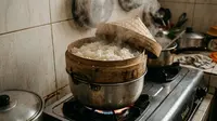 Cara Menghangatkan Nasi Kemarin Pakai Kukusan, Tetap Pulen dan Tidak Kering