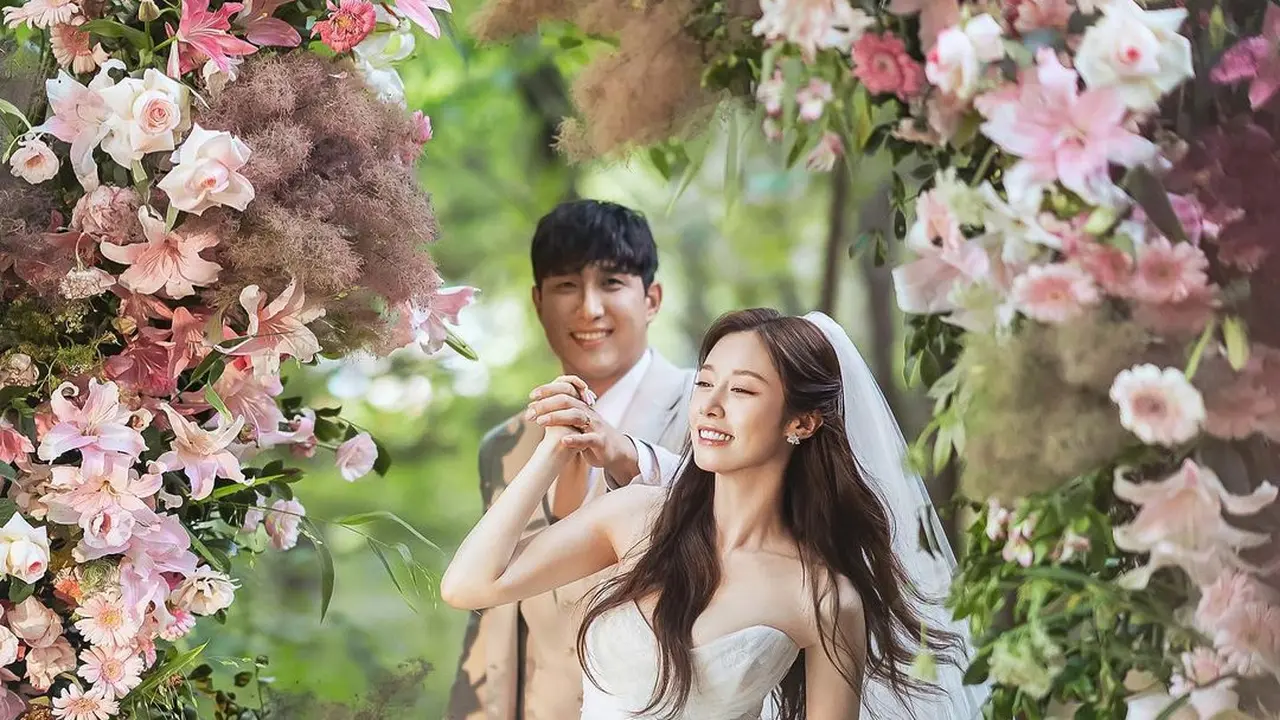 Jiyeon T-Ara menikah dengan Hwang Jae Gyun. (Instagram/ jiyeon2__)