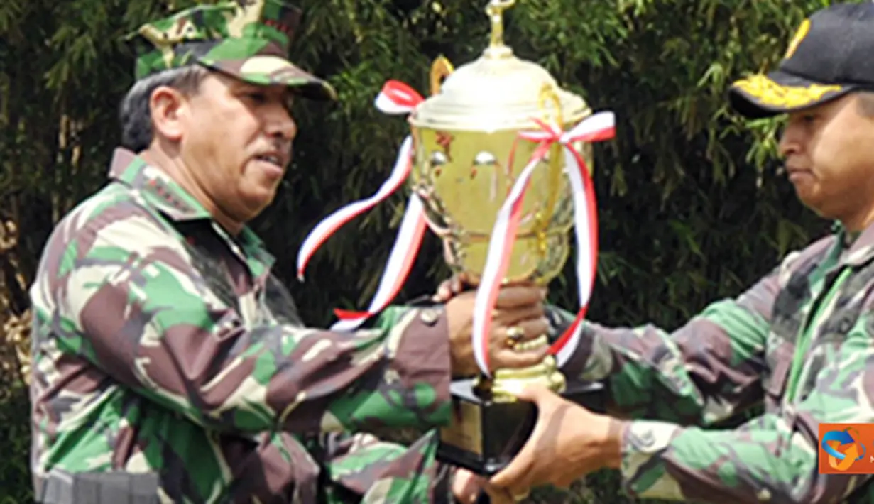 Citizen6, Cilodong: Kontingen TNI AD berhasil mempertahankan Piala Bergilir Juara Umum Lomba Tembak Panglima TNI Cup 2011, dengan meraih 36 Emas, 14 Perak dan 10 Perunggu. (Pengirim: Badarudin Bakri)