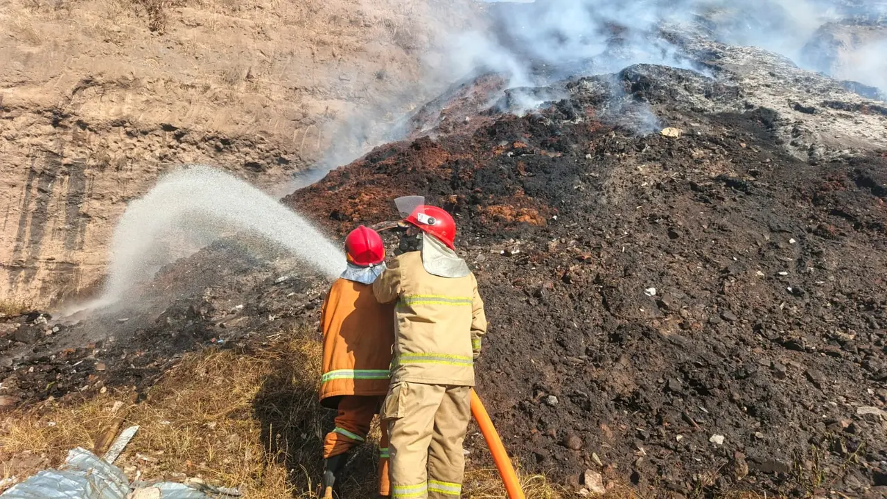 Bekas tambang di Banyuwangi terbakar