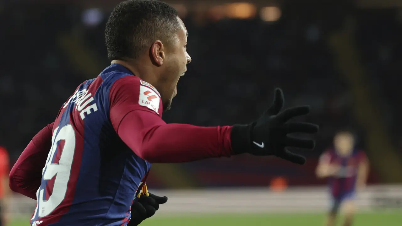 Vitor Roque
