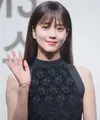 Visual menawan Jisoo BLACKPINK kembali mencuri perhatian saat menghadiri Dior Designer of Dreams Exhibition, sebuah acara bergengsi yang digelar untuk merayakan warisan dan keindahan desain rumah mode Dior. [@actressjisoo24].