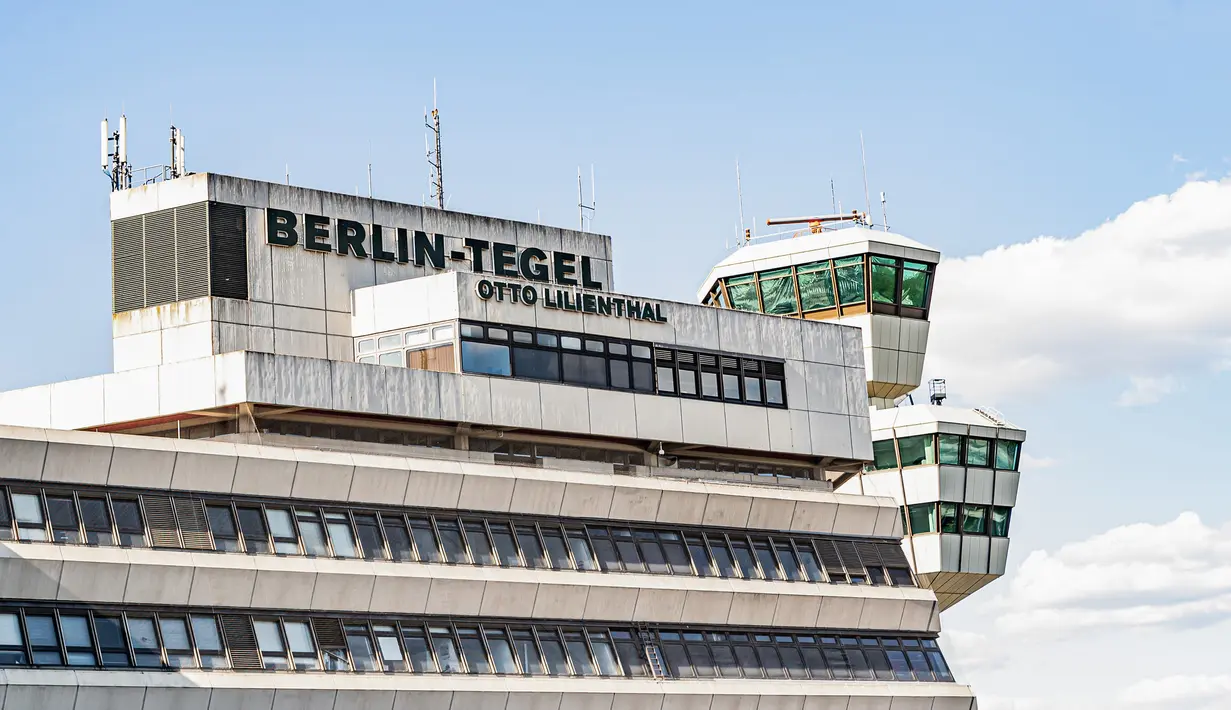 Suasana Bandara Tegel di Berlin, ibu kota Jerman (20/5/2020). Bandara Tegel, bandara terbesar di ibu kota Jerman tersebut, diberi izin untuk tutup mulai 15 Juni mendatang akibat rendahnya arus penumpang yang dipicu oleh pandemi COVID-19. (Xinhua/Binh Truong)
