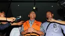 Jero Wacik memperlihatkan senyumnya usai menjalani pemeriksaan di KPK, Jakarta, Selasa (12/5/2015). Jero diperiksa terkait kasus pemerasan saat ia menjabat sebagai Menteri ESDM. (Liputan6.com/Helmi Afandi) 