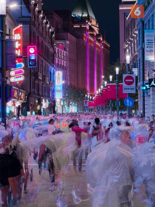 Keamanan Shanghai terjaga ketat, polisi sigap dan CCTV aktif di mana-mana, membuat wisatawan merasa aman menikmati kota modern ini. (Foto: Aditya Eka Prawira/Liputan6.com)