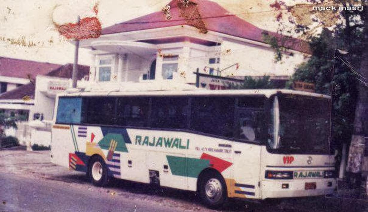 Restu Ibu Spaceliner milik PO Rajawali. (Source: awansan.com)