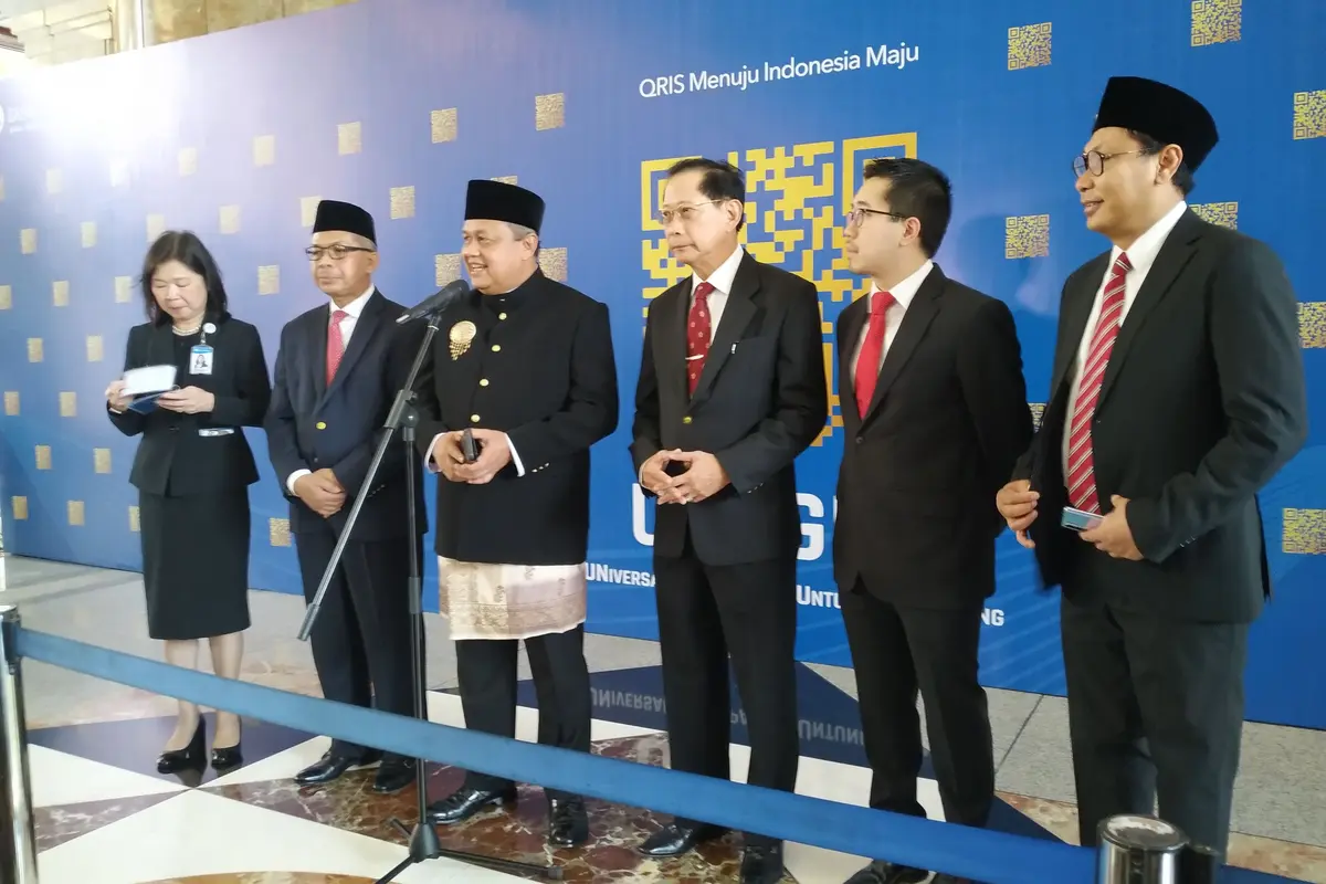 Bank Indonesia (BI) meluncurkan QR Code Indonesia Standard alias QRIS. Peluncuran ini dihadiri langsung oleh Gubernur BI Perry Warjiyo di kompleks BI, Sabtu (17/08/2018).