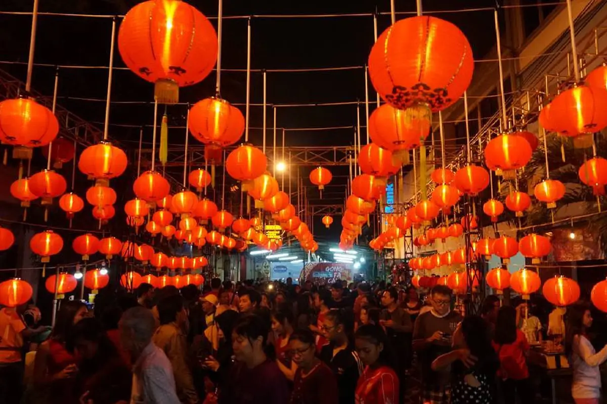 [Bintang] Jelang Hari Raya Imlek, Pasar Imlek Semawis Semarang Resmi Dibuka