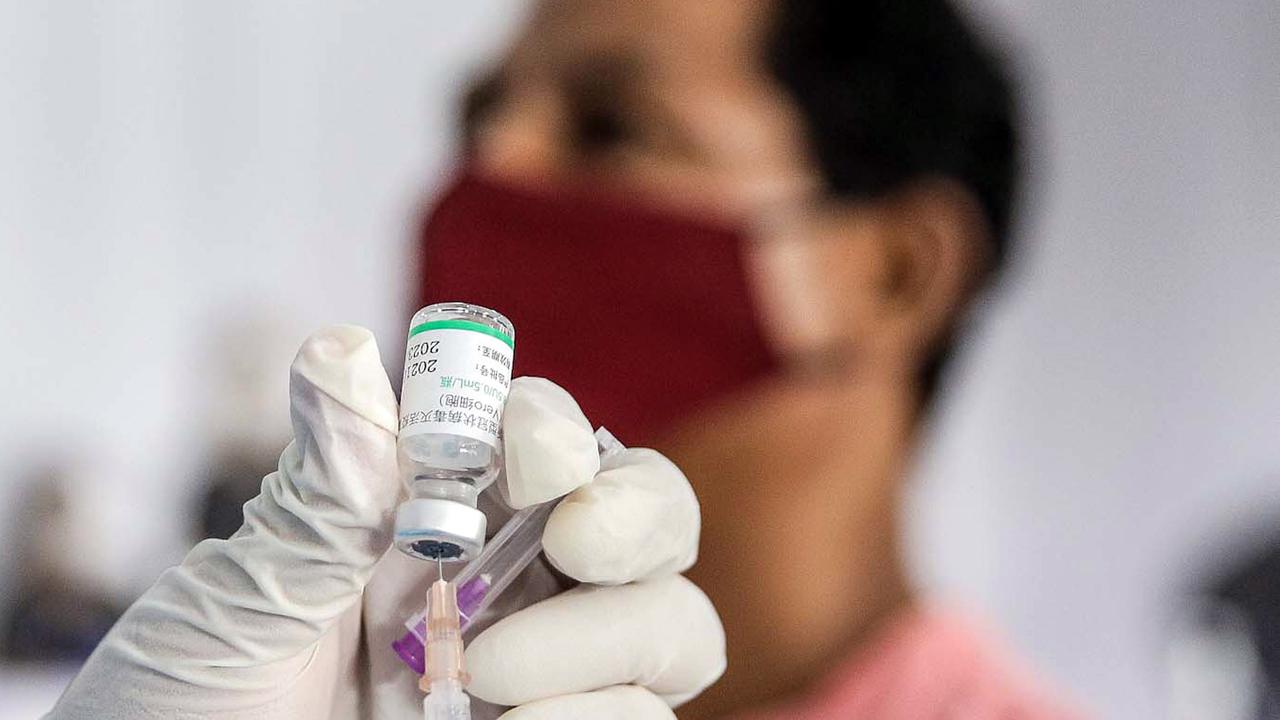 FOTO: Pekerja Swasta Ikuti Program Vaksinasi Gotong Royong