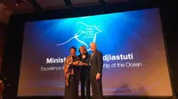 Menteri Susi Pudjiastuti dapat penghargaan Peter Benchley Ocean Awards (Foto: KKP)