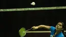 Nitya Krishinda Maheswari melakukan jumping smash saat berlatih jelang Kejuaraan Dunia BWF 2015 di Pelatnas Cipayung, Jakarta, Kamis (6/8/2015). (Bola.com/Vitalis Yogi Trisna)