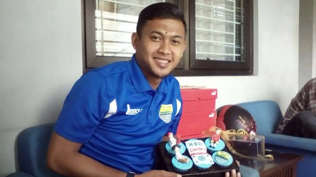 Kiper Persib Bandung