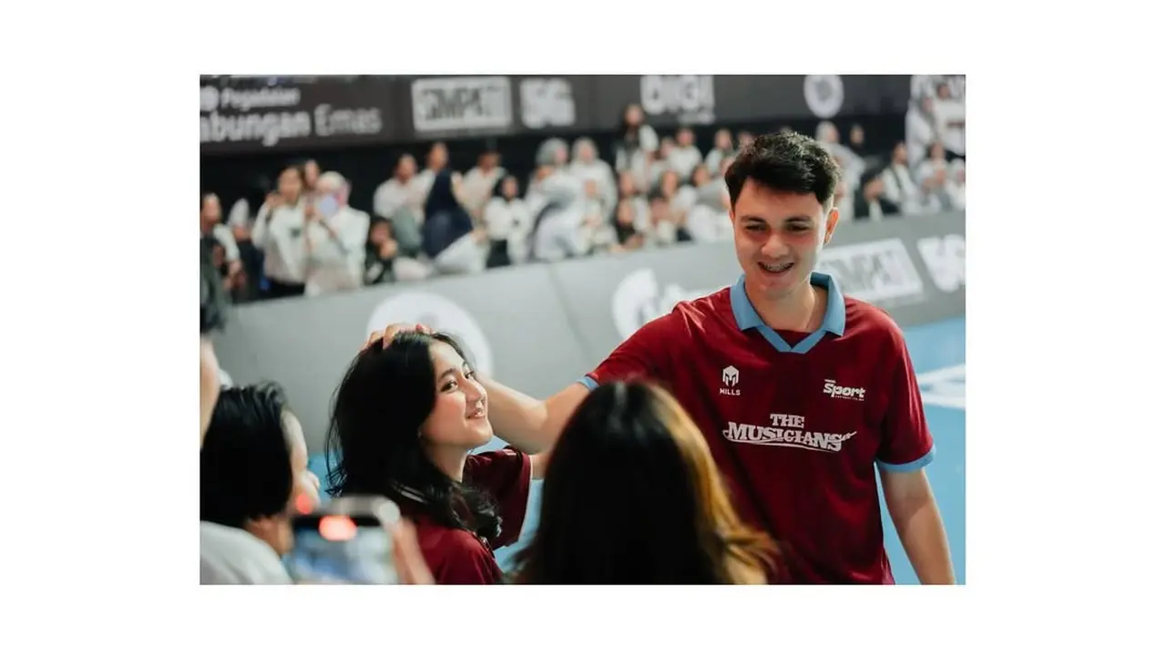 Diduga Punya Hubungan Spesial, Nyoman Paul dan Keisya Tampil Serasi dengan Jersey Merah di Bahkan Voli 2