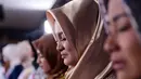 Tidak hanya pembekalan Psikologi, namun 20 finalis Puteri Muslimah Indonesia 2017 juga mengikuti serangkaian pembekalan lainnya. Di antaranya adalah koreografi di atas panggung, cat walk, mengaji, psikologi dan juga soal beraktin(Deki Prayoga/Bintang.com)