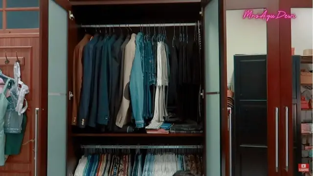 Walk In Closet di Rumah Ayu Dewi