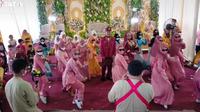 Video kompak flashmob joget TikTok di acara pernikahan, viral di medsos. (Sumber: TikTok/@tasekseminai)