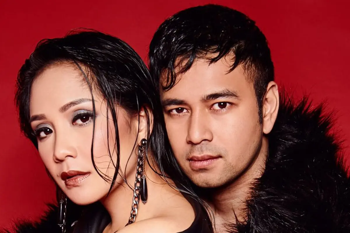 [Bintang] Bikin Pangling, Gaya Edgy Raffi Ahmad-Nagita Slavina Ini Couple Goals Banget!