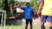 Pelatih Bali United Indra Sjafri (Dewi Divianta)