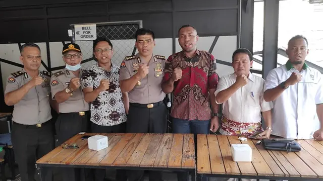 Perwakilan mahasiswa asal Papua di Riau berharap kerusuhan di daerah asalnya segera mereda.