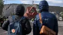 Pemindahan gereja ini merupakan momen paling spektakuler dan simbolis dalam proses pemindahan bangunan secara luas di Kiruna, yang terletak 145 kilometer di utara Lingkar Arktik. (Jonathan Nackstrand/AFP)