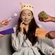 Kulit yang tampak sehat, lembap, dan glowing tidak hanya ditentukan oleh produk skincare yang digunakan, tetapi juga oleh kondisi skin barrier. Lapisan terluar kulit ini berfungsi sebagai pelindung alami dari polusi, bakteri, serta mencegah kehilangan kelembapan berlebih. (foto/dok: freepik/wayhomestudio)