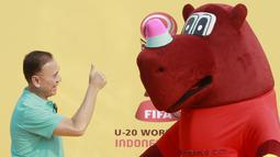 Ketua PSSI, Mochamad Iriawan saat launching maskot Piala Dunia U-20 2023 di Bundaran HI, Jakarta, Minggu (18/9/2022). (Bola.com/M Iqbal Ichsan)