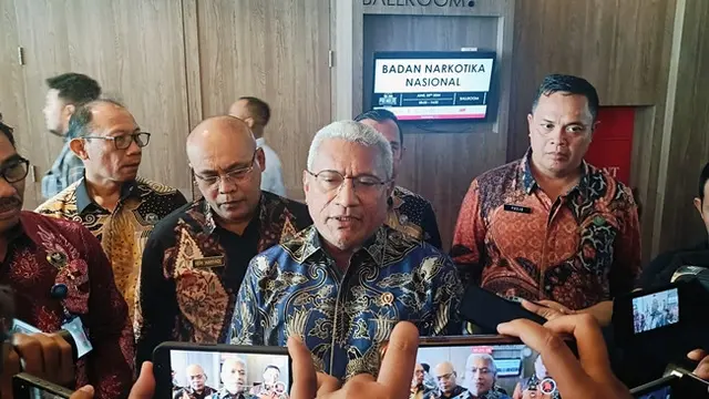 Kepala BNN Komisaris Jenderal Martinus Hukom dalam peringatan Hari Anti Narkoba Internasional di Pekanbaru.