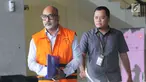 Alexander Muskitta perantara penyuap Direktur Produksi dan Teknologi PT Krakatau Steel Wisnu Kuncoro usai menjalani pemeriksaan lanjutan di Gedung KPK, Jakarta, Selasa (2/7/2019). Alexander diperiksa sebagai tersangka terkait dugaan suap dari kontraktor kepada Wisnu Kuncoro. (merdeka.com/DwiNarwoko)