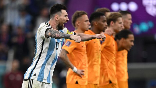 Foto: Ragam Selebrasi Lionel Messi saat Tendang Belanda dari Piala Dunia 2022, dari Sindir van Gaal hingga Peluk Emiliano Martinez