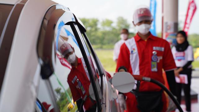 Pertamina Patra Niaga kembali menyesuaikan harga bahan bakar minyak (BBM) non subsidi. Harga BBM kembali turun mulai 1 Desember 2023.